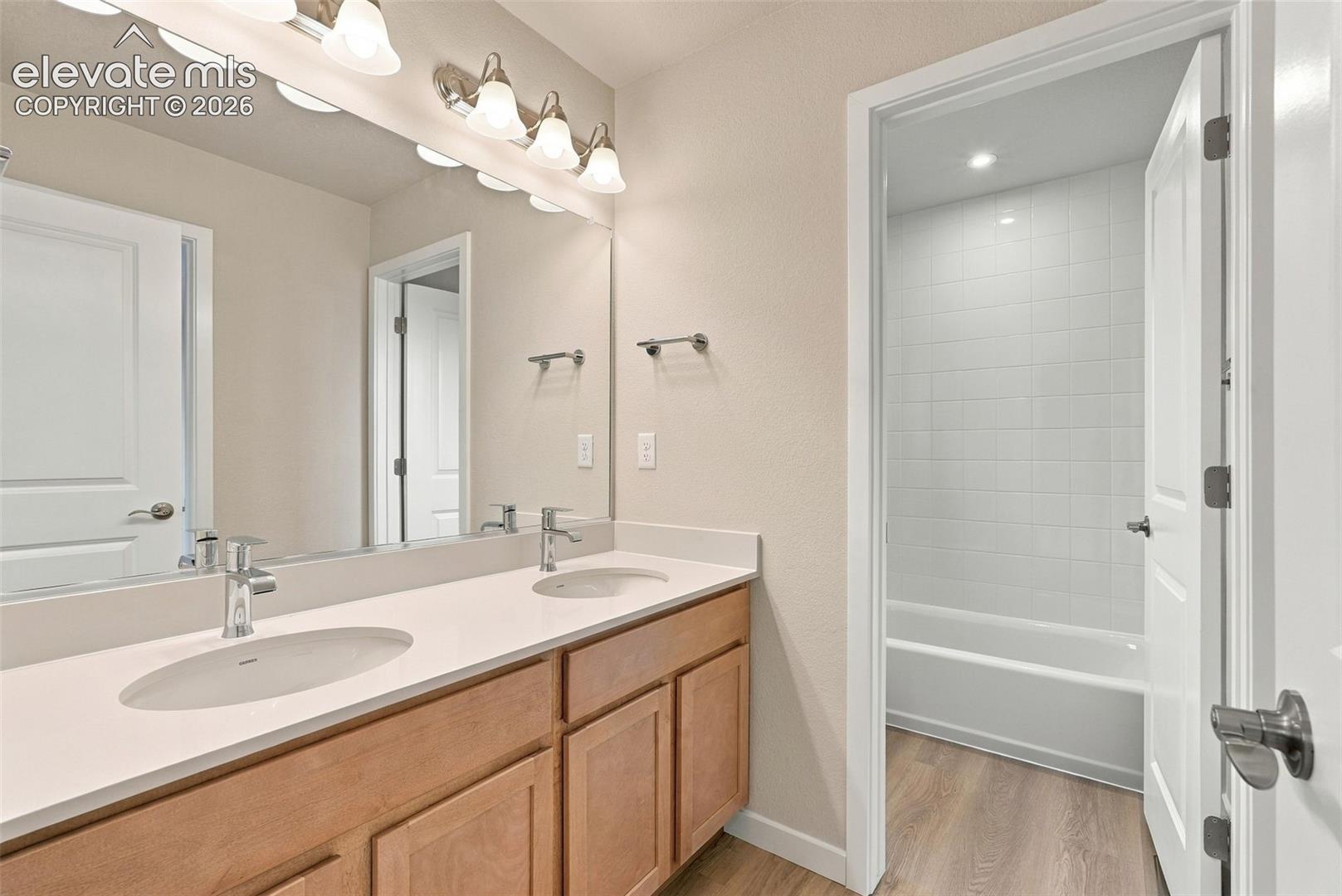 Listing photo 37 for 13586 Crooked Hill Drive