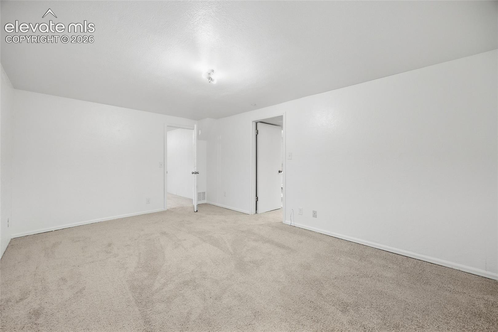 Listing photo 13 for 2826 Jon Street