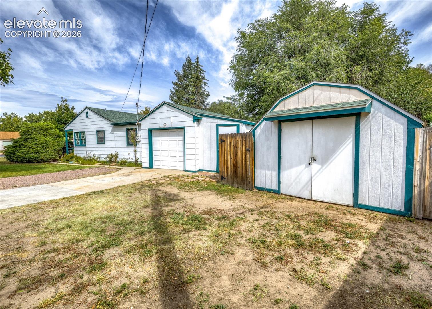 Listing photo 33 for 2203 Templeton Gap Road
