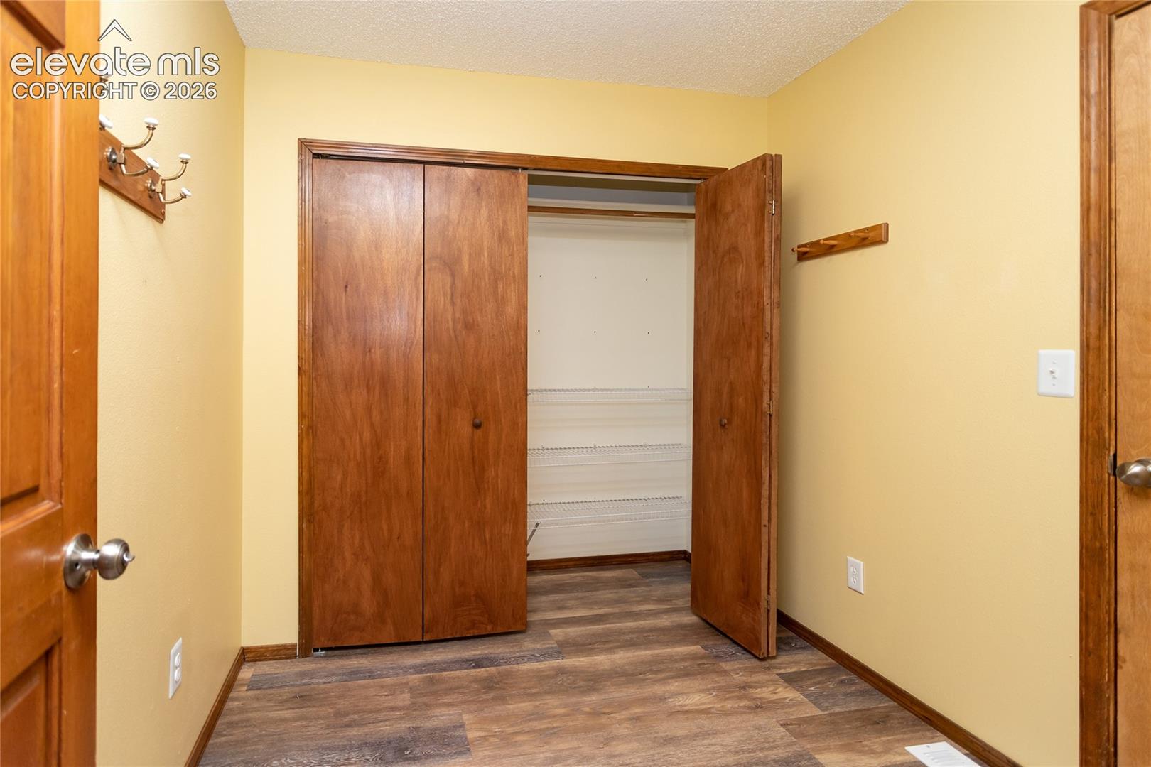 Listing photo 21 for 2690 Edenderry Drive
