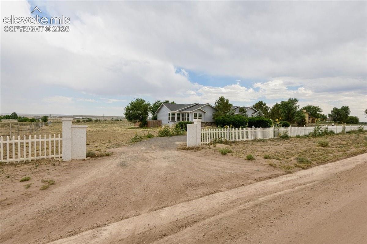 Listing photo 38 for 544 N Raymont Drive