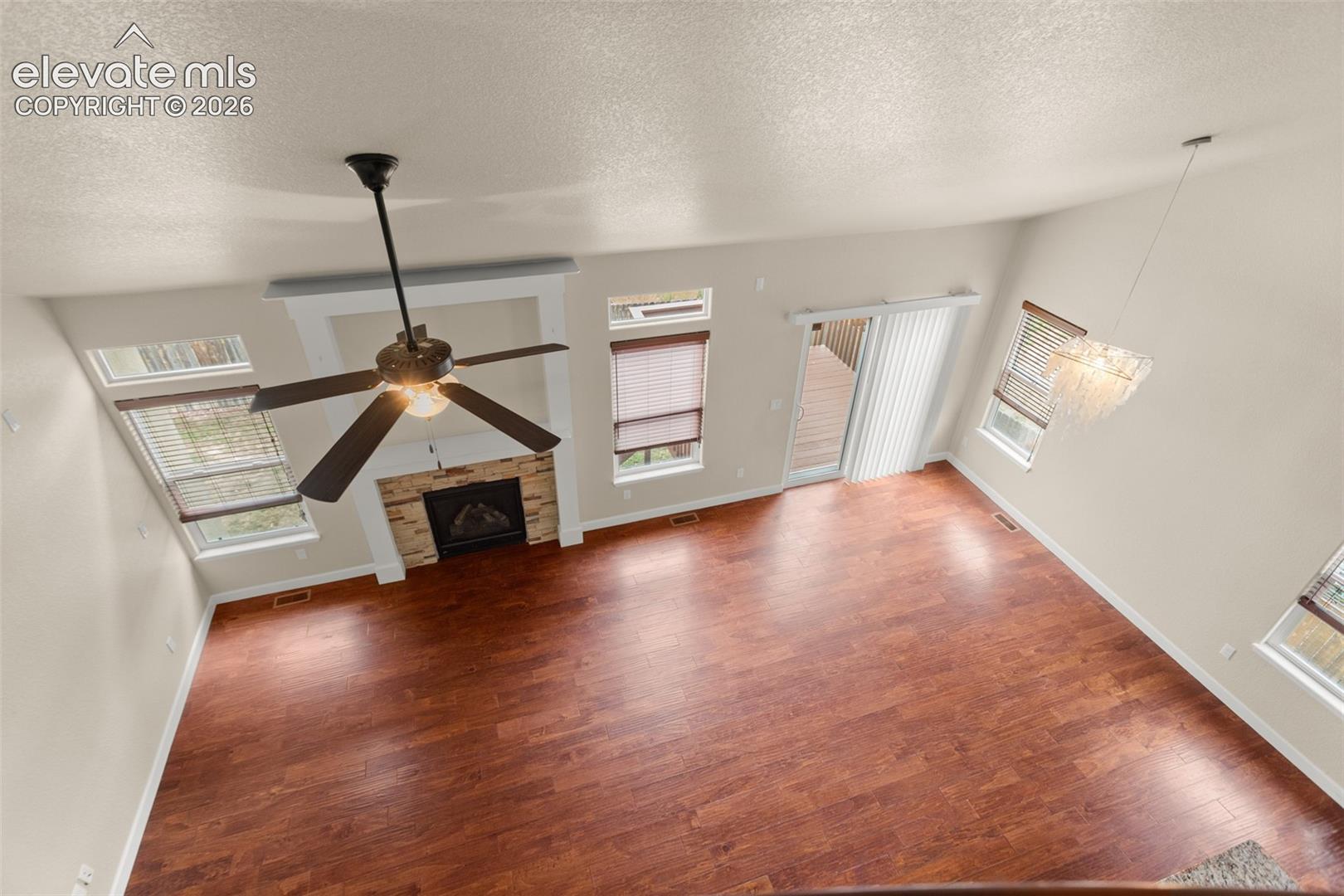 Listing photo 8 for 7551 Dutch Loop