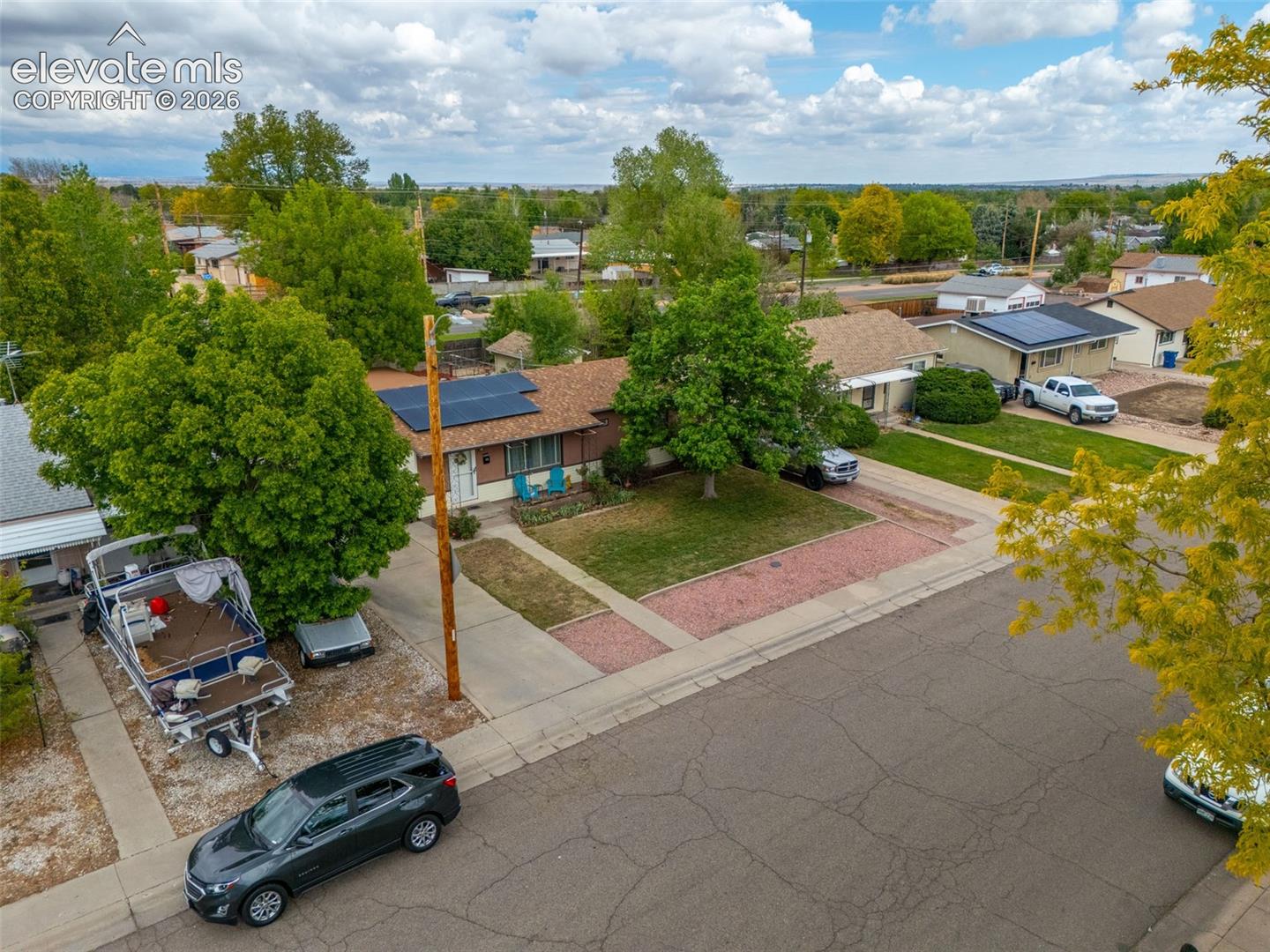 Listing photo 2 for 1615 Englewood Drive
