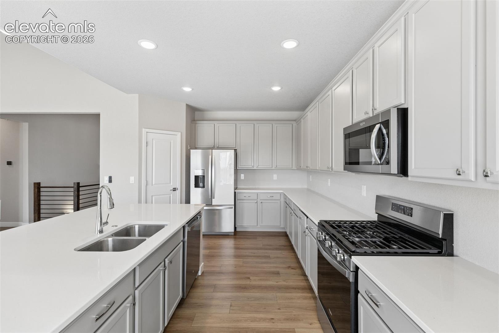 Listing photo 11 for 13107 Parkland Drive