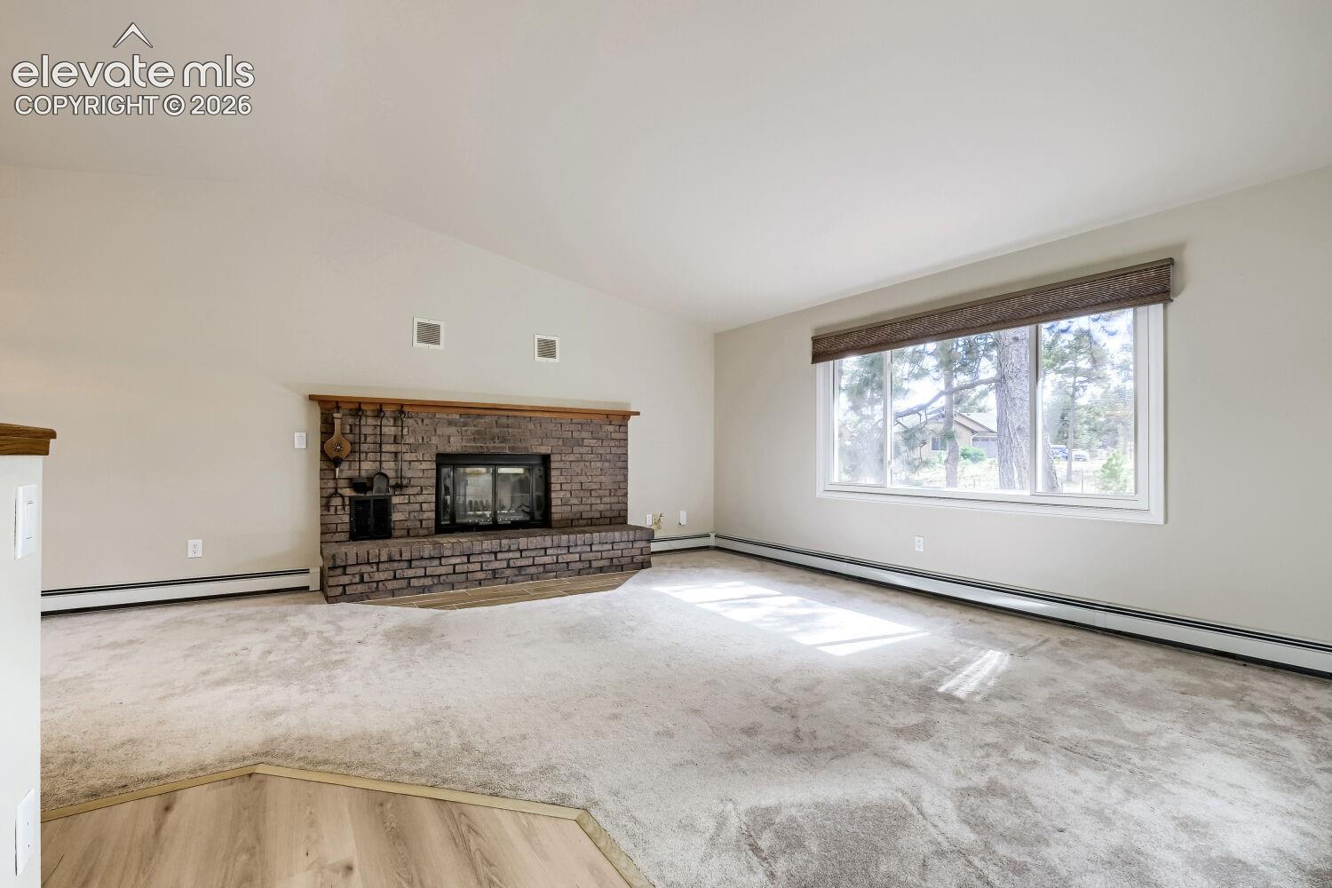 Listing photo 5 for 12295 Domino Way