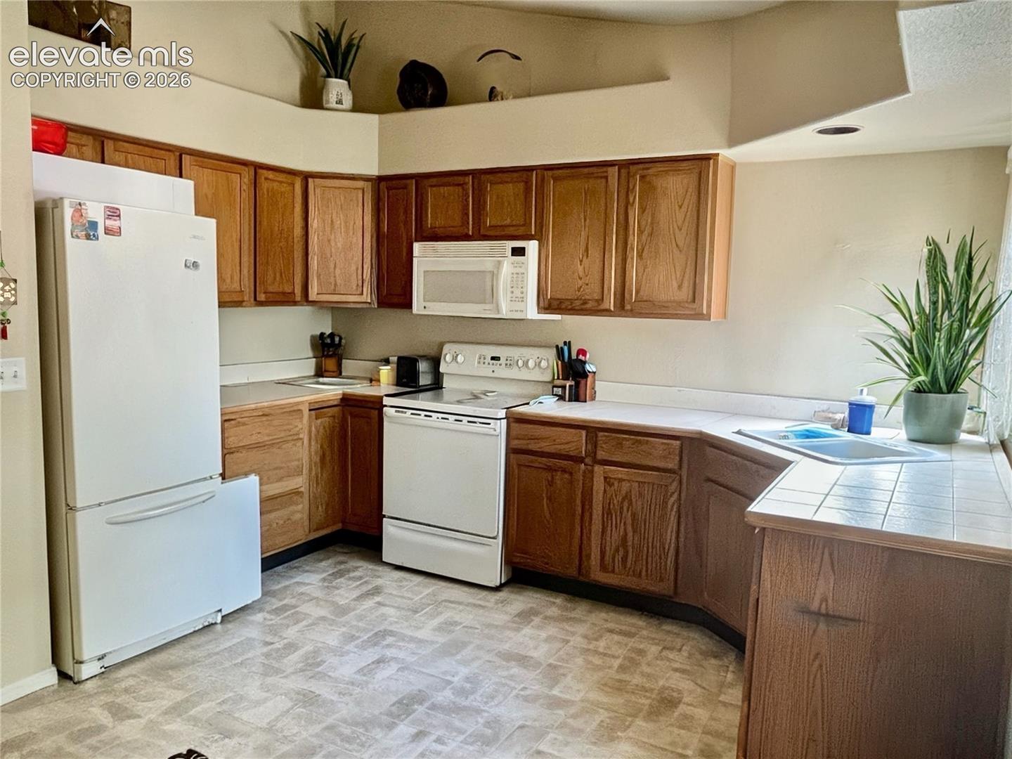Listing photo 5 for 9845 Everglades Drive