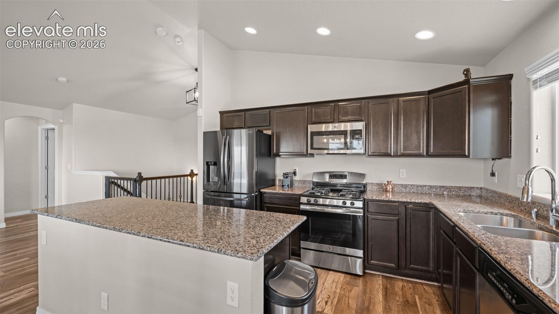 Listing photo 20 for 9420 Beryl Drive