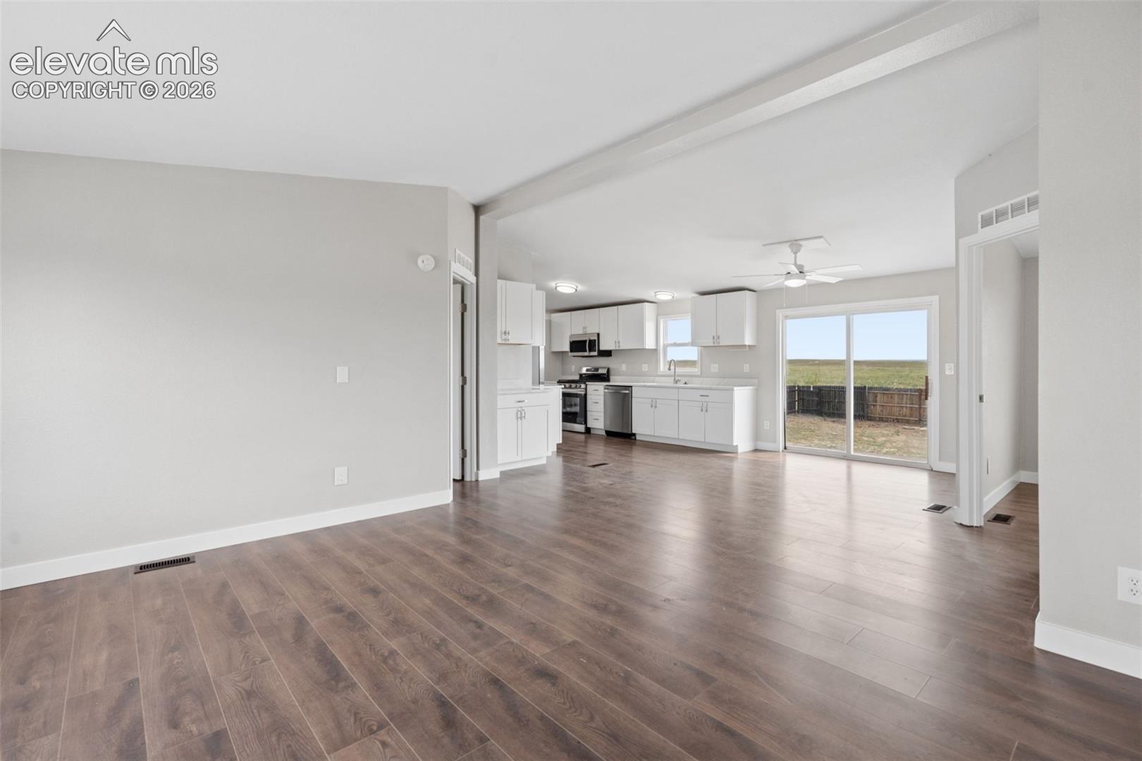 Listing photo 7 for 4671 Pipestem Avenue