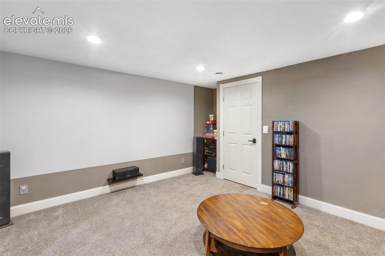 Listing photo 27 for 541 S El Charro Drive