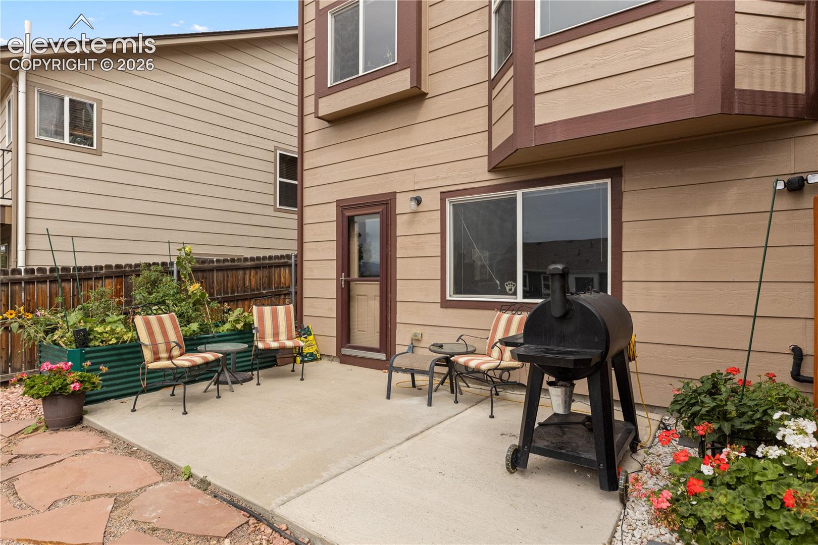 Listing photo 23 for 3916 Roan Drive