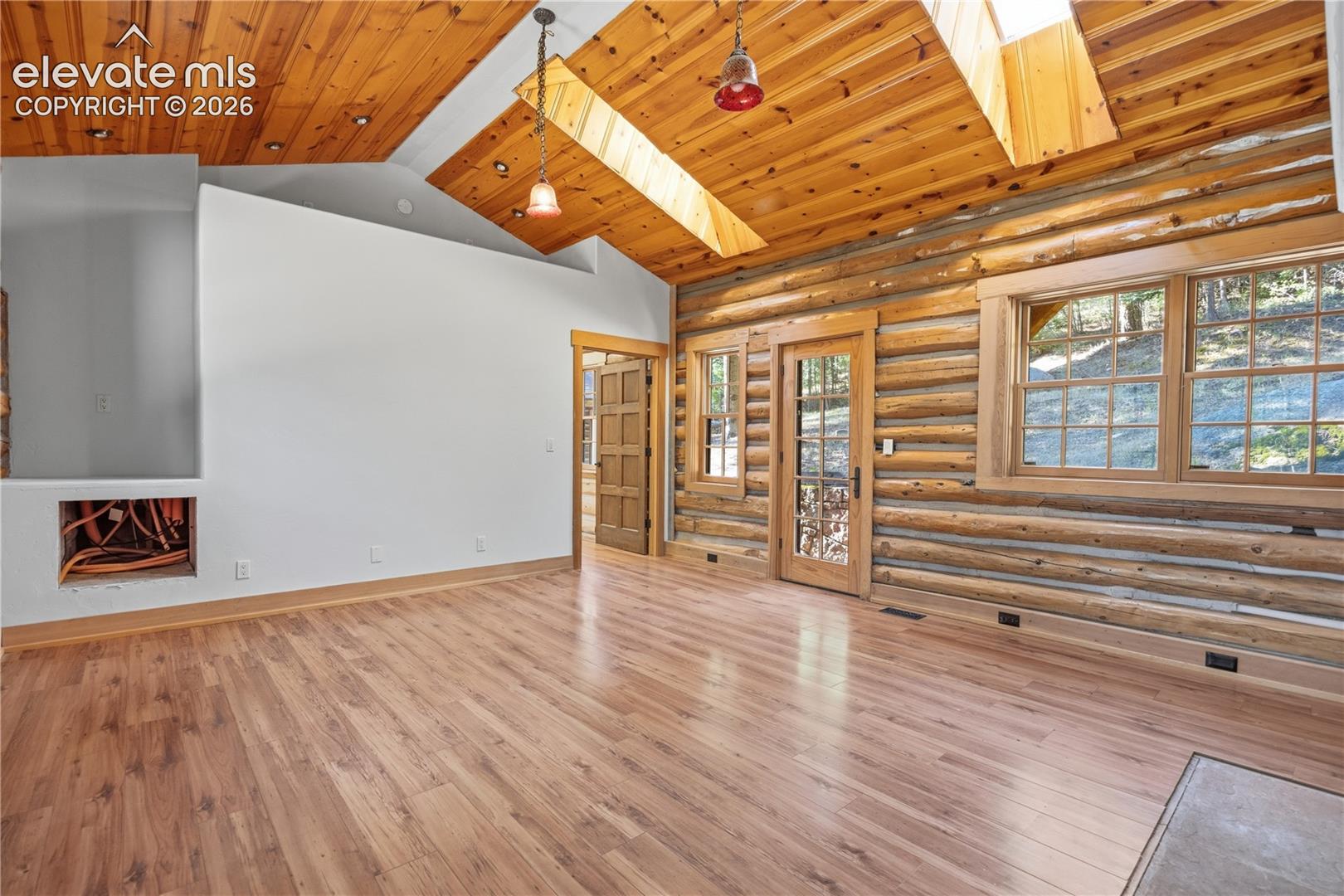 Listing photo 19 for 9795 Mountain Road