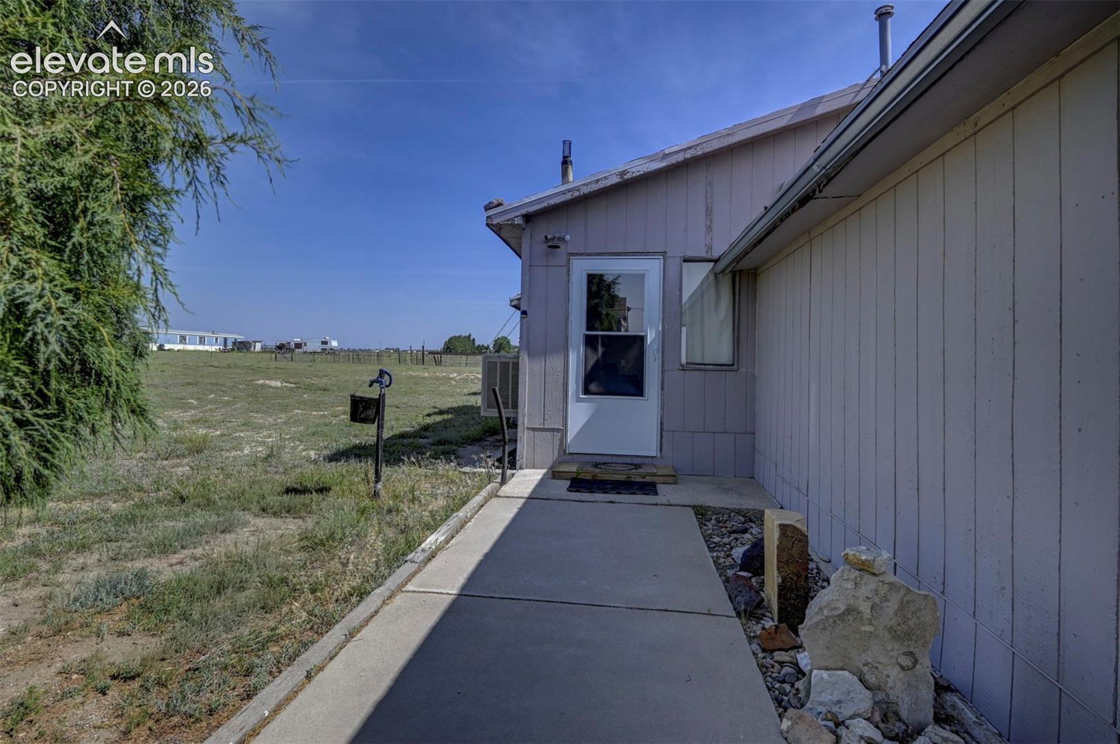 Listing photo 2 for 4125 Log Road