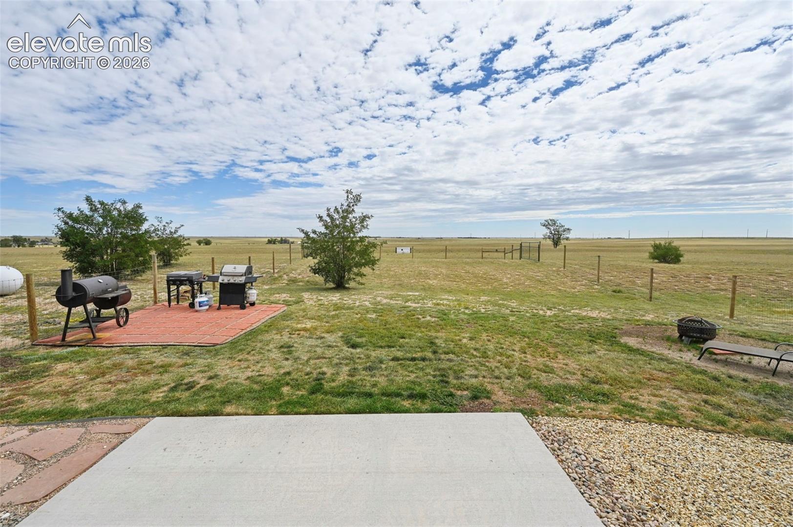 Listing photo 24 for 5717 Sengbeil Road