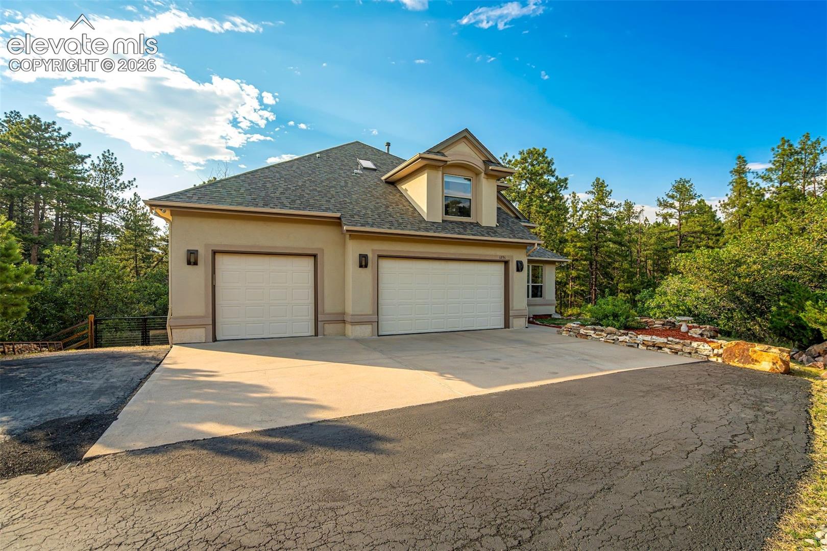 Listing photo 4 for 1851 Gore Drive