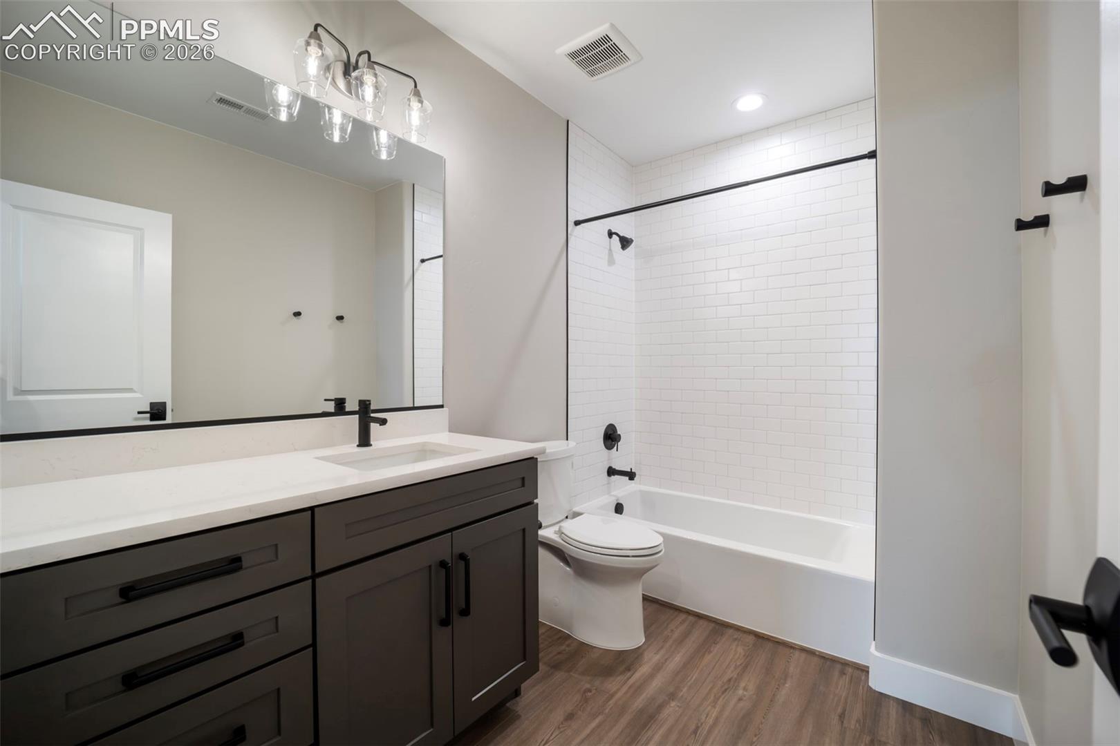 Listing photo 40 for 12323 Mionetto Court