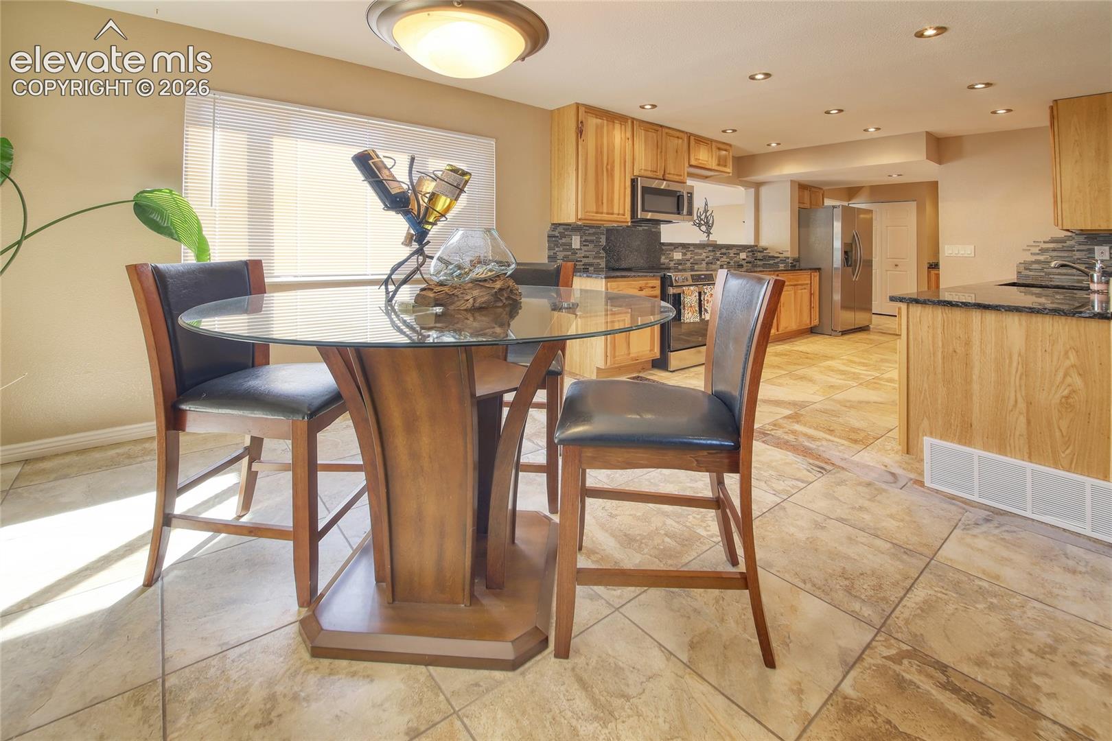 Listing photo 15 for 6425 Galway Drive