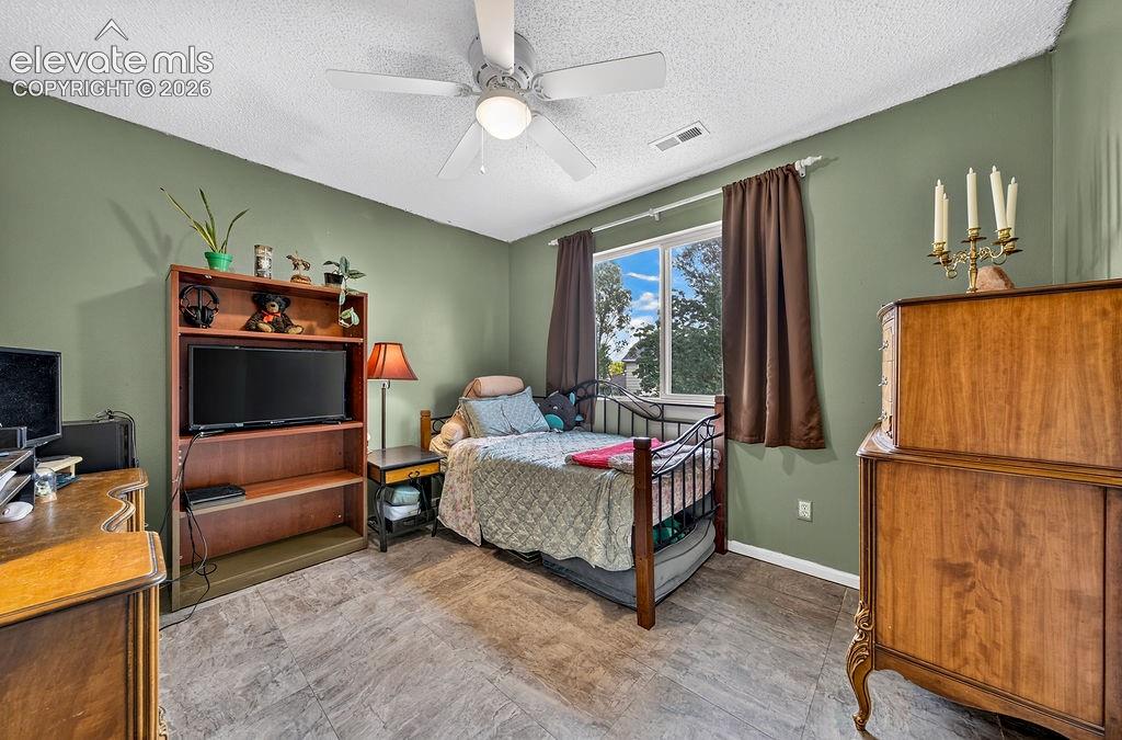 Listing photo 31 for 818 Hayloft Lane