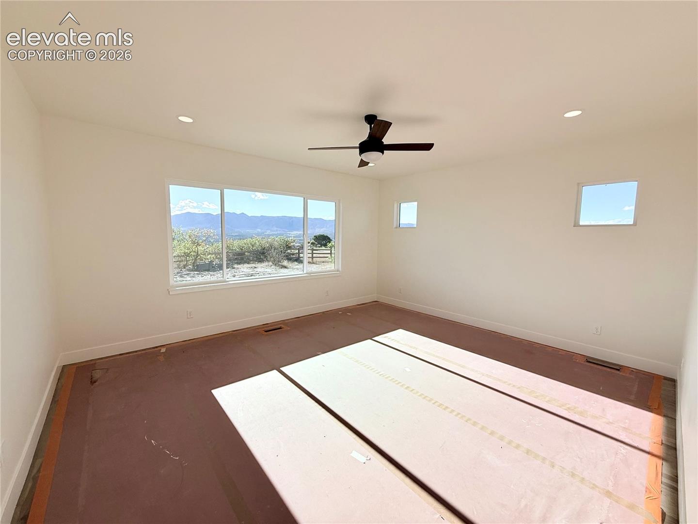 Listing photo 10 for 13437 Pride Mountain Drive