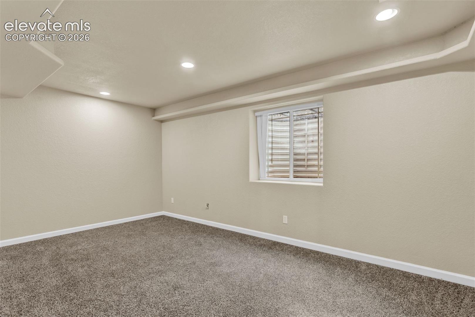 Listing photo 25 for 16 Spruce Circle