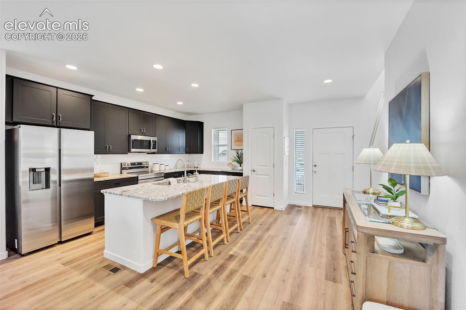 Listing photo 8 for 8180 Manor House Way