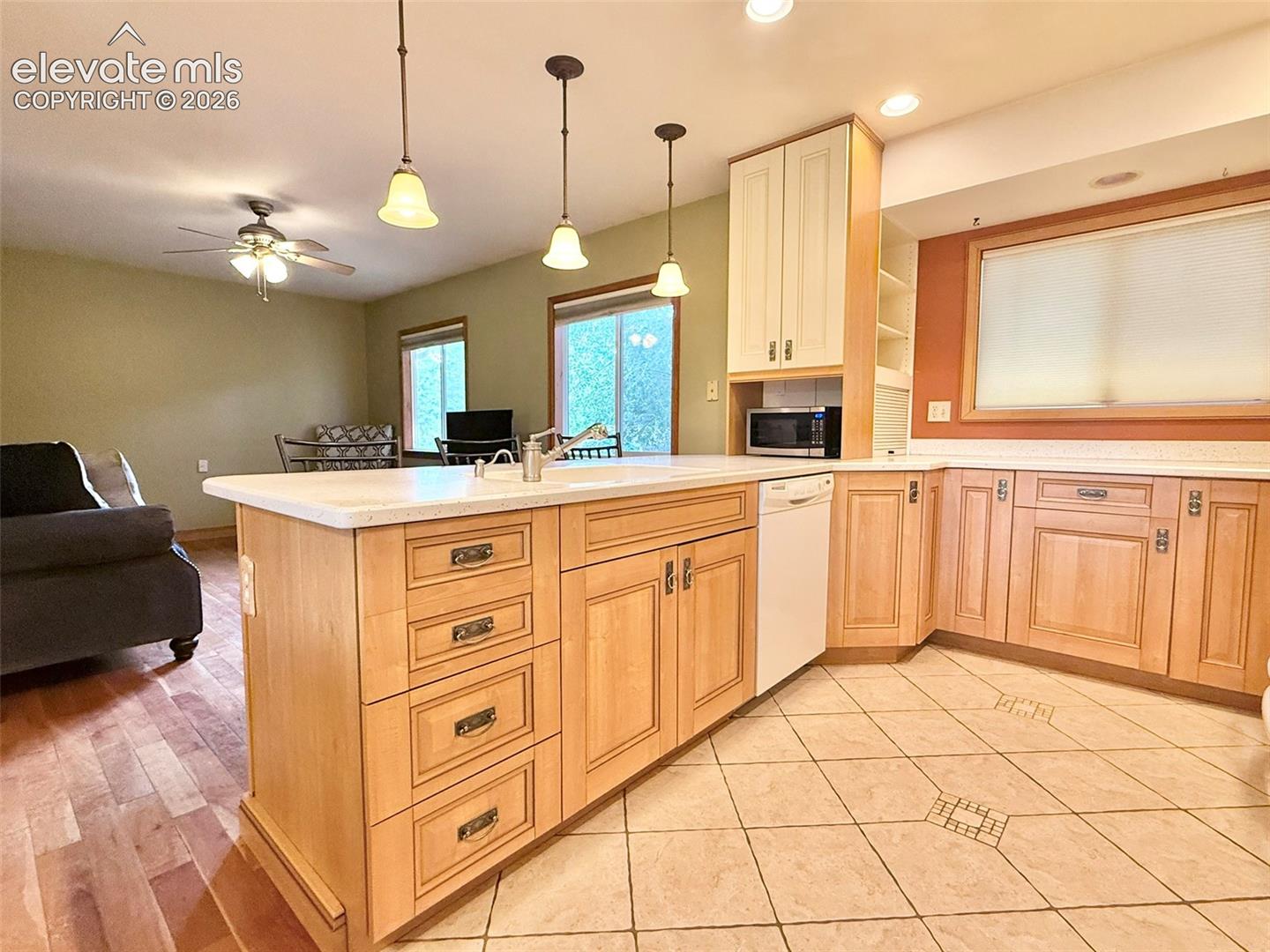 Listing photo 6 for 2023 Summerfield Drive