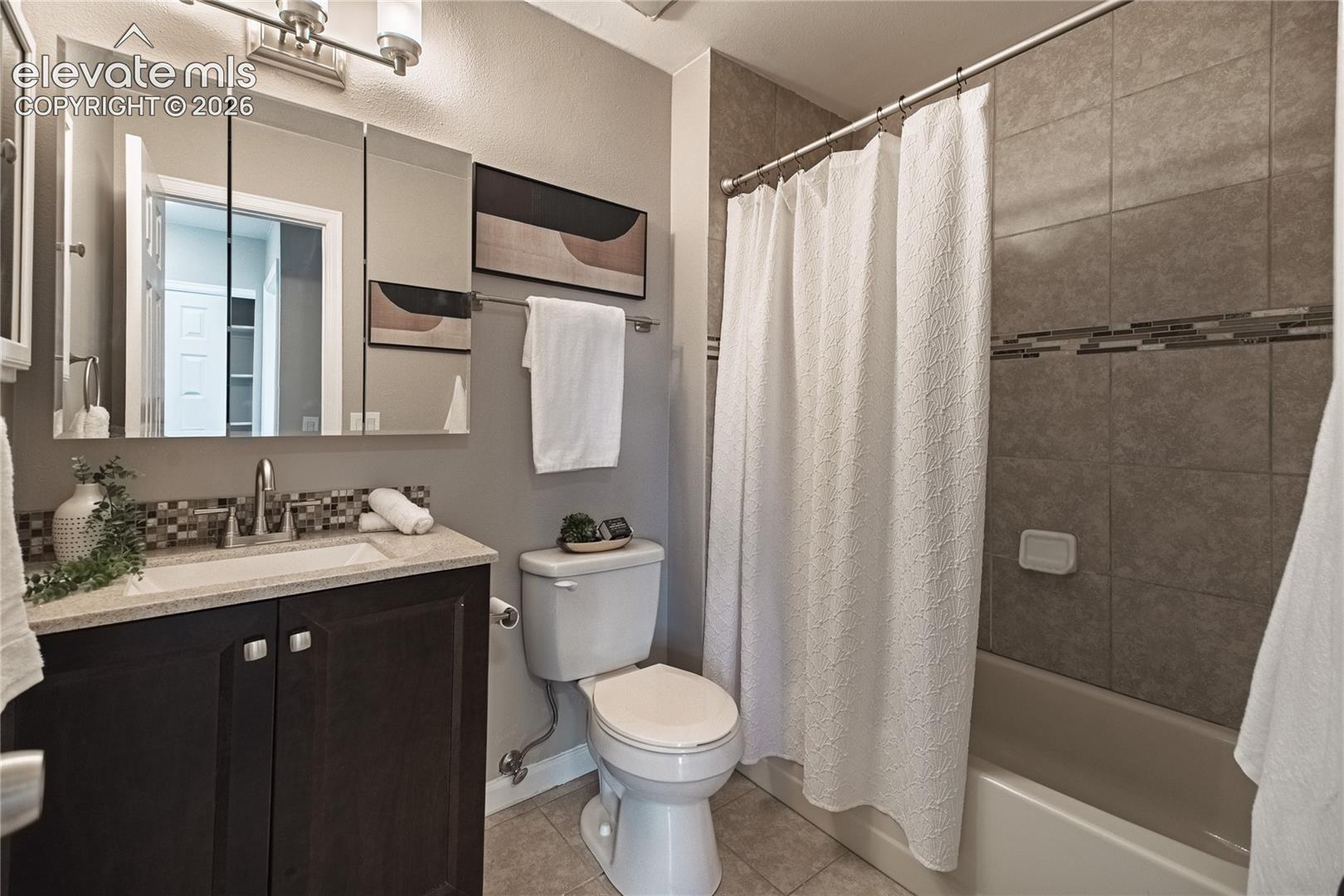 Listing photo 39 for 4325 Ramblewood Drive