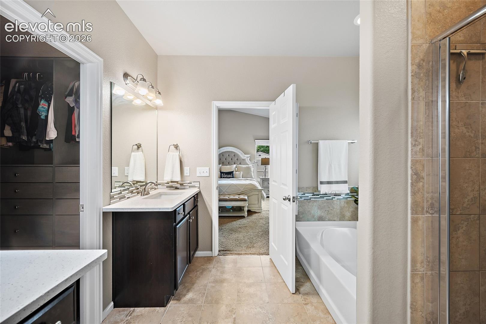 Listing photo 10 for 7830 Springwood Terrace