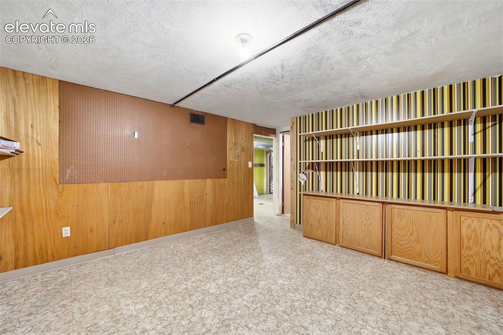 Listing photo 36 for 1406 Iowa Avenue