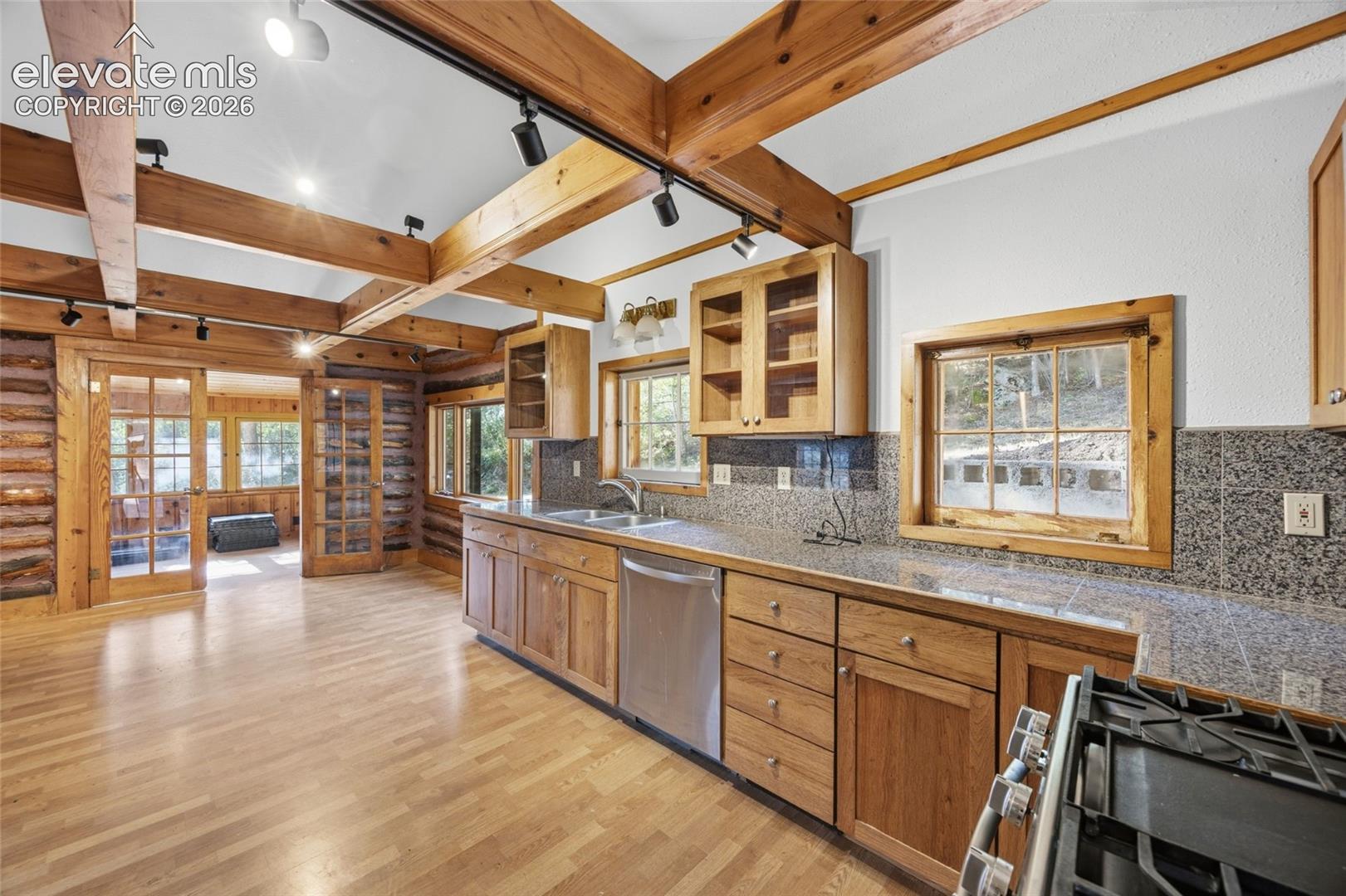 Listing photo 11 for 9795 Mountain Road