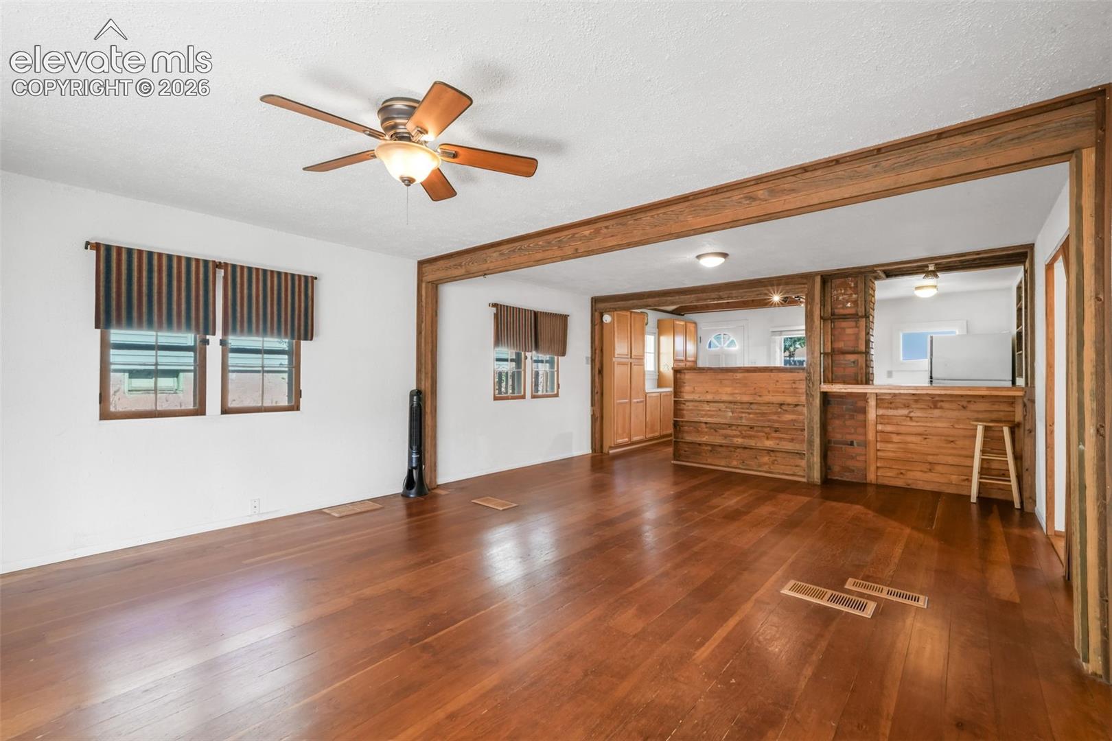 Listing photo 7 for 3326 W Kiowa Street