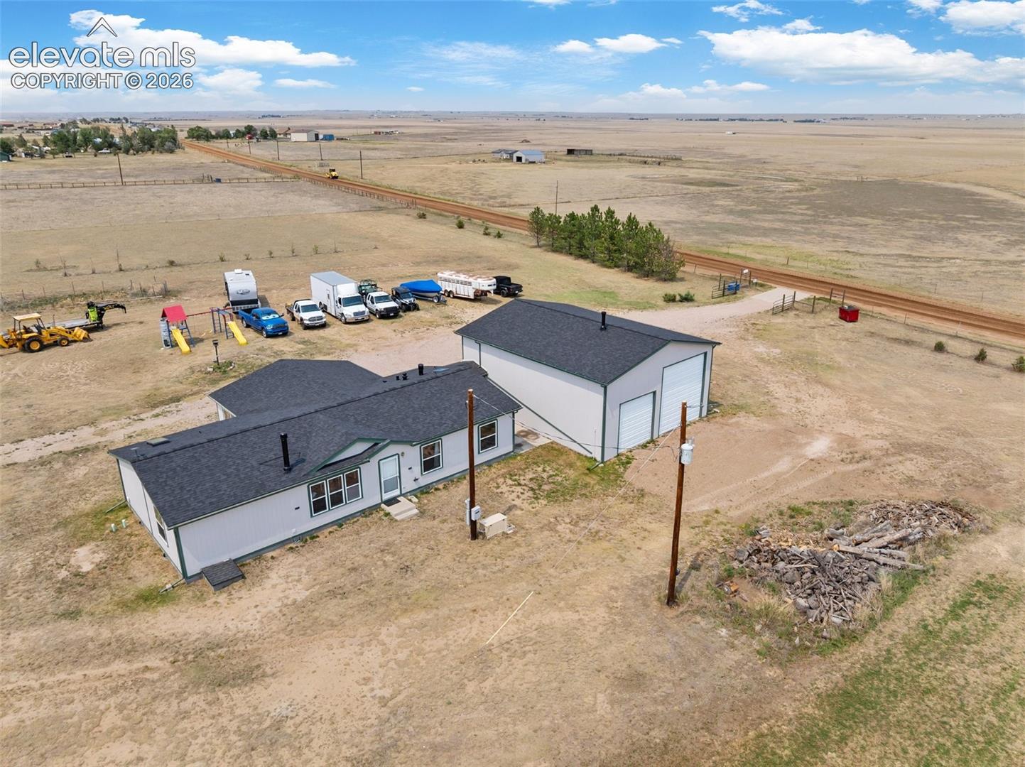 Listing photo 3 for 1350 S Calhan Highway
