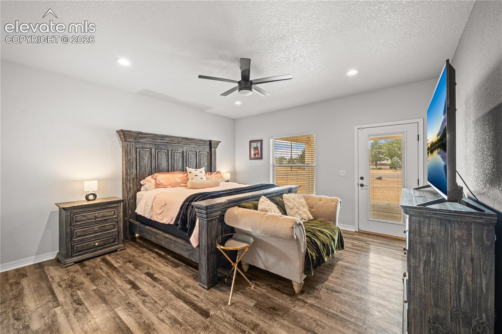 Listing photo 12 for 1075 Peaceful Court