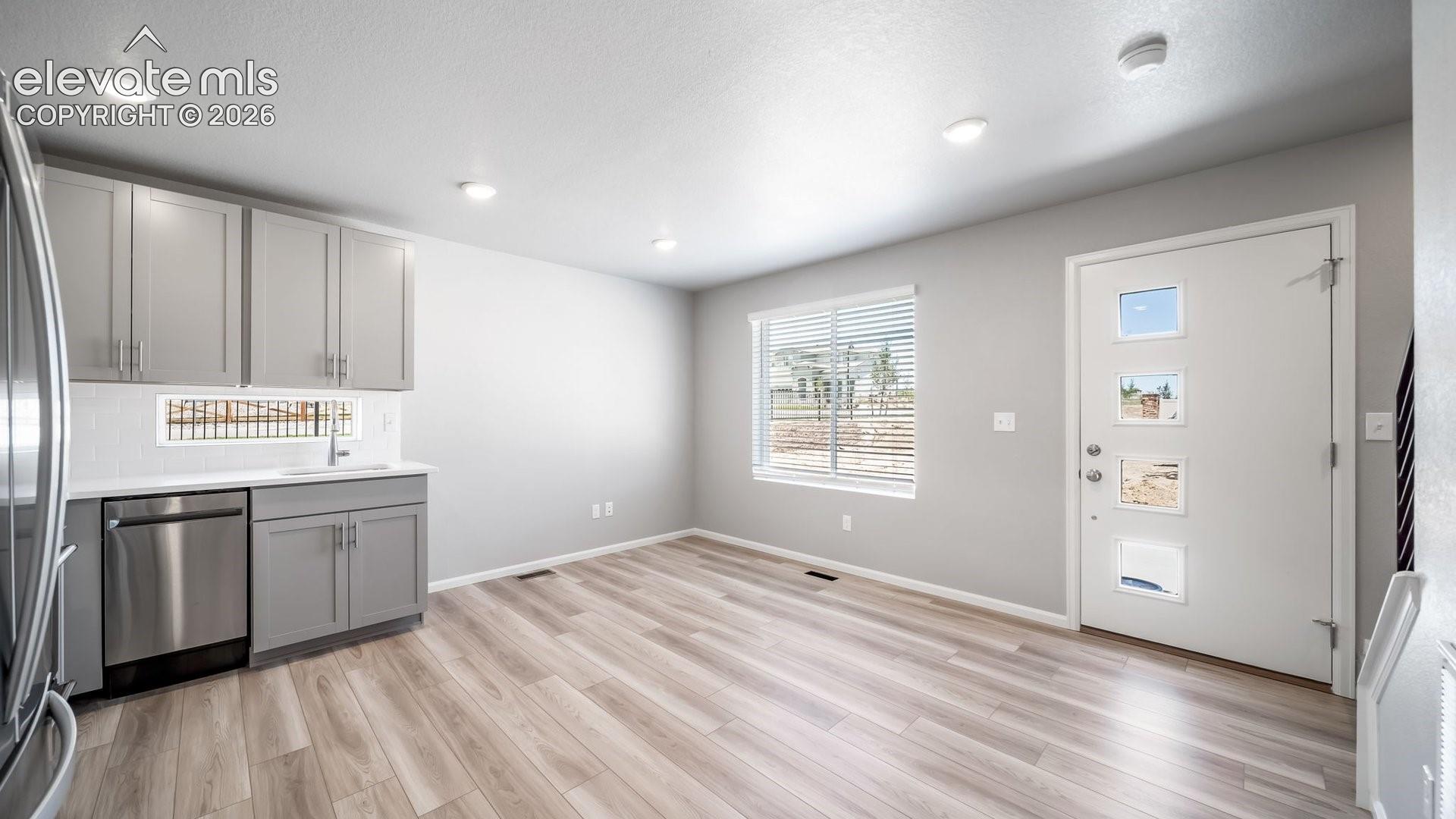 Listing photo 19 for 5660 Bowerman Lane