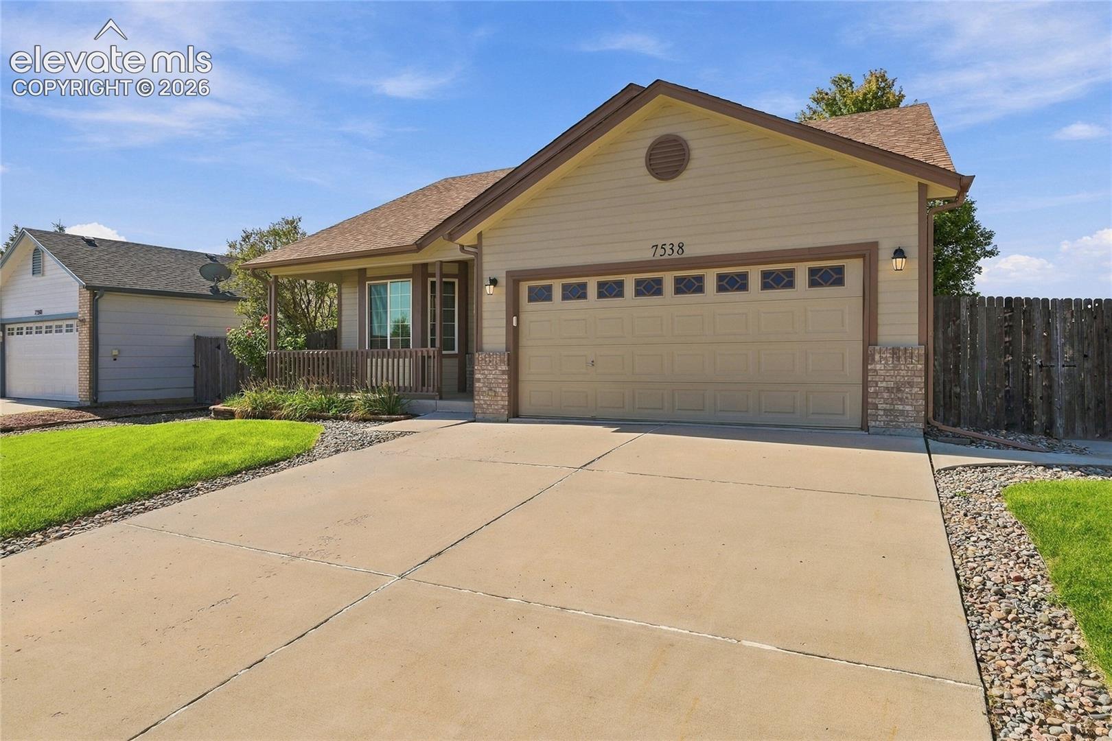 Listing photo 2 for 7538 Sailwind Drive