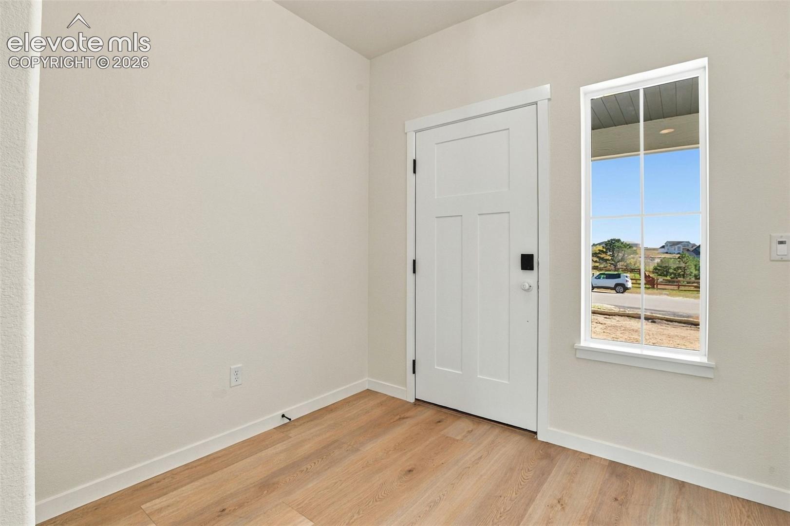 Listing photo 5 for 10424 Aspen Valley Road