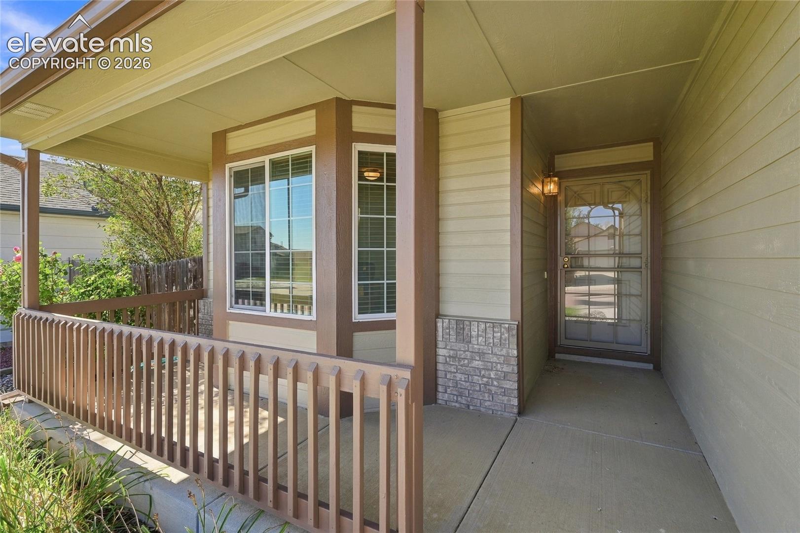 Listing photo 4 for 7538 Sailwind Drive