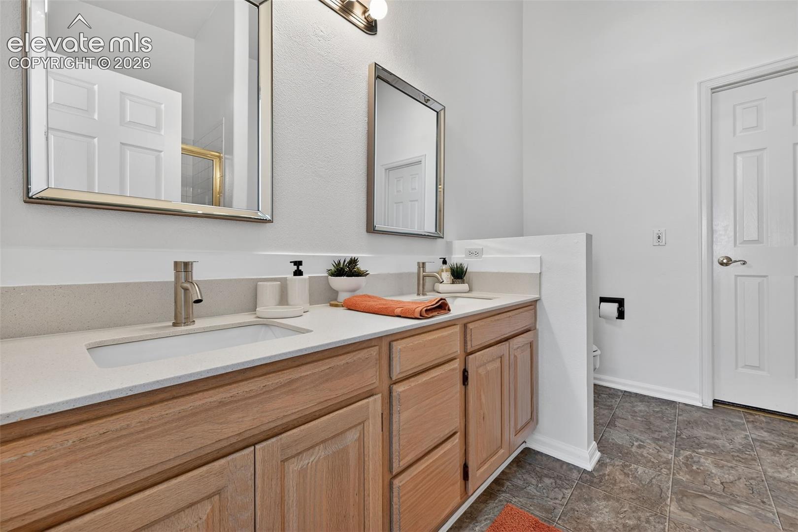 Listing photo 18 for 12 Luxury Lane