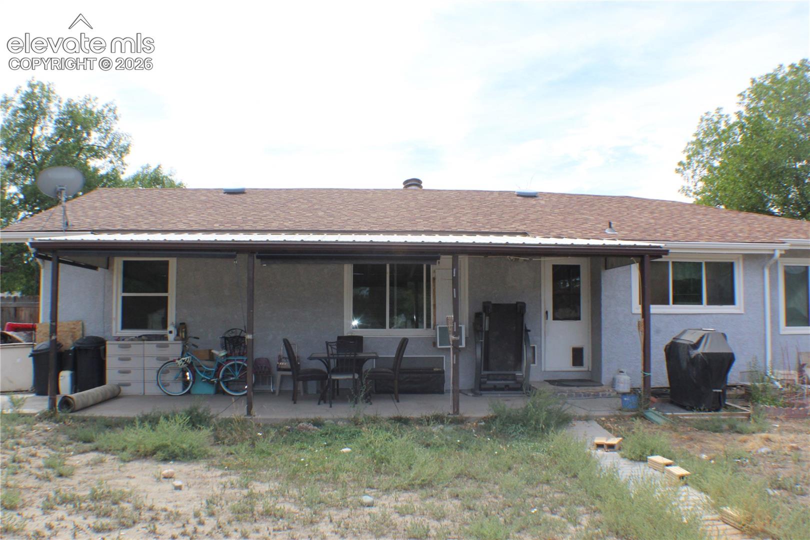 Listing photo 14 for 321 W Birdie Drive