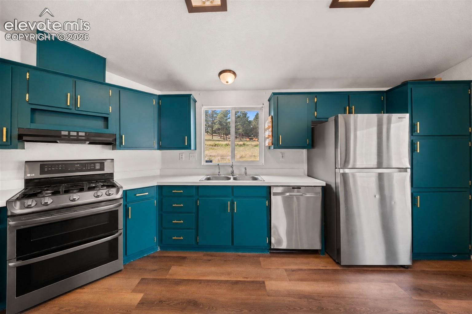 Listing photo 8 for 464 Hackamore Drive