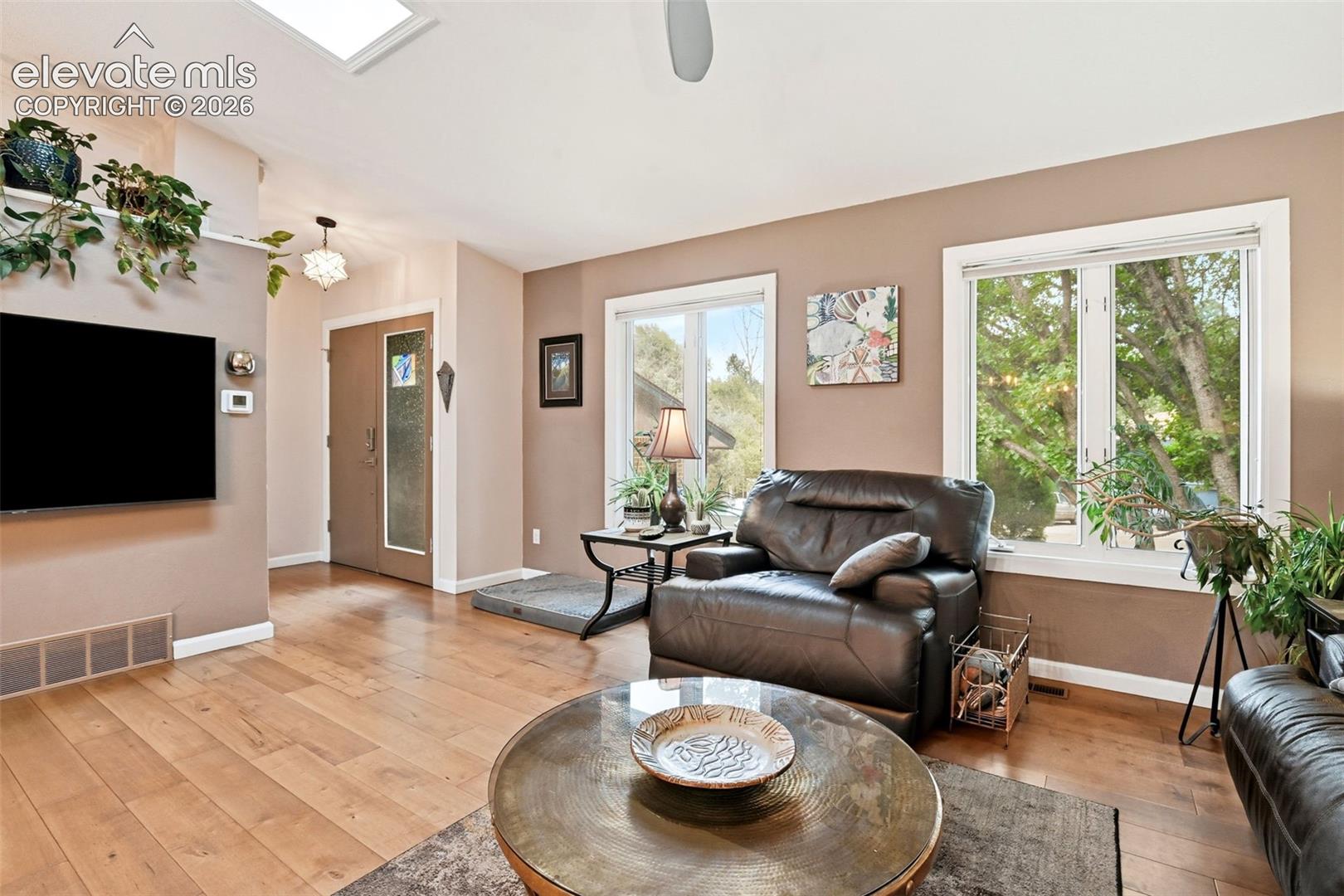Listing photo 8 for 4 Stover Lane