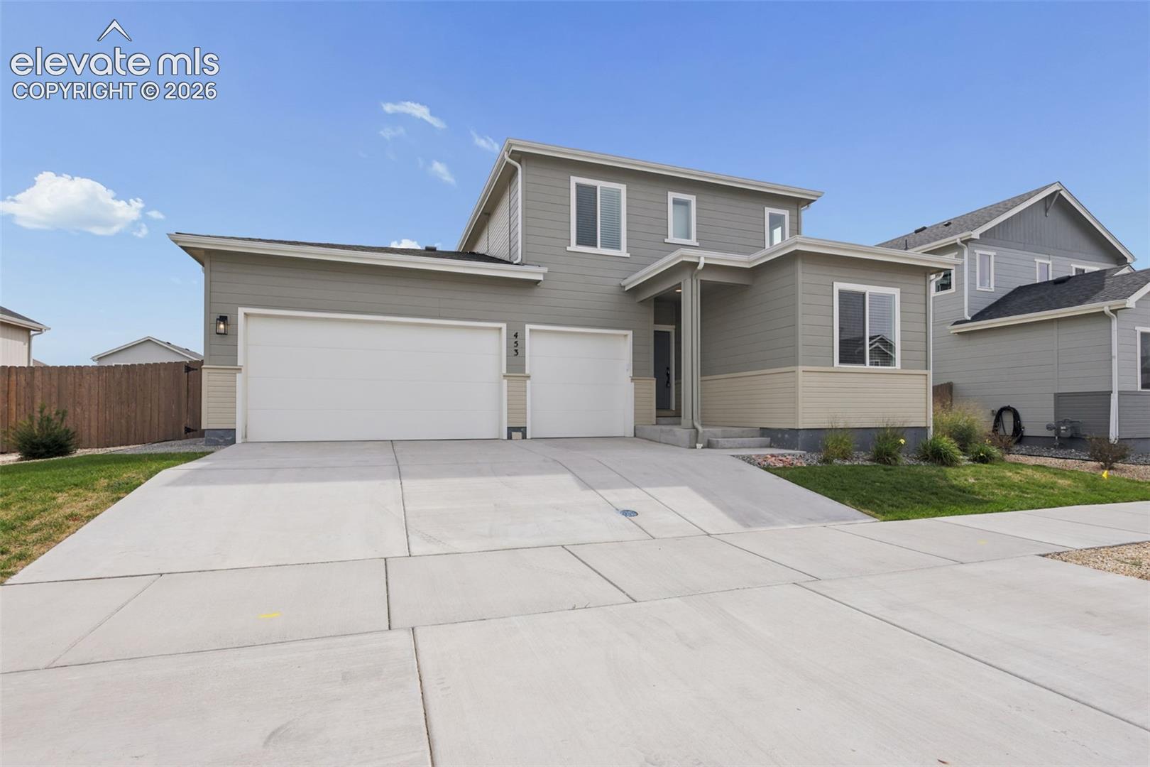 Listing photo 2 for 453 Indian Grass Street