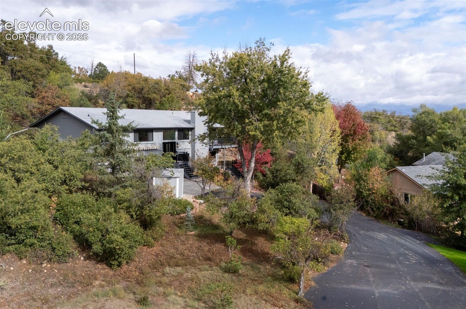 Listing photo 3 for 1018 Zodiac Drive