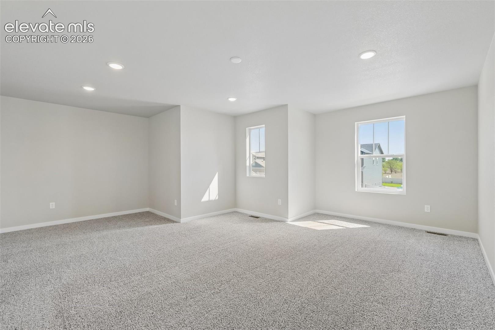 Listing photo 17 for 9696 Blaurock Drive