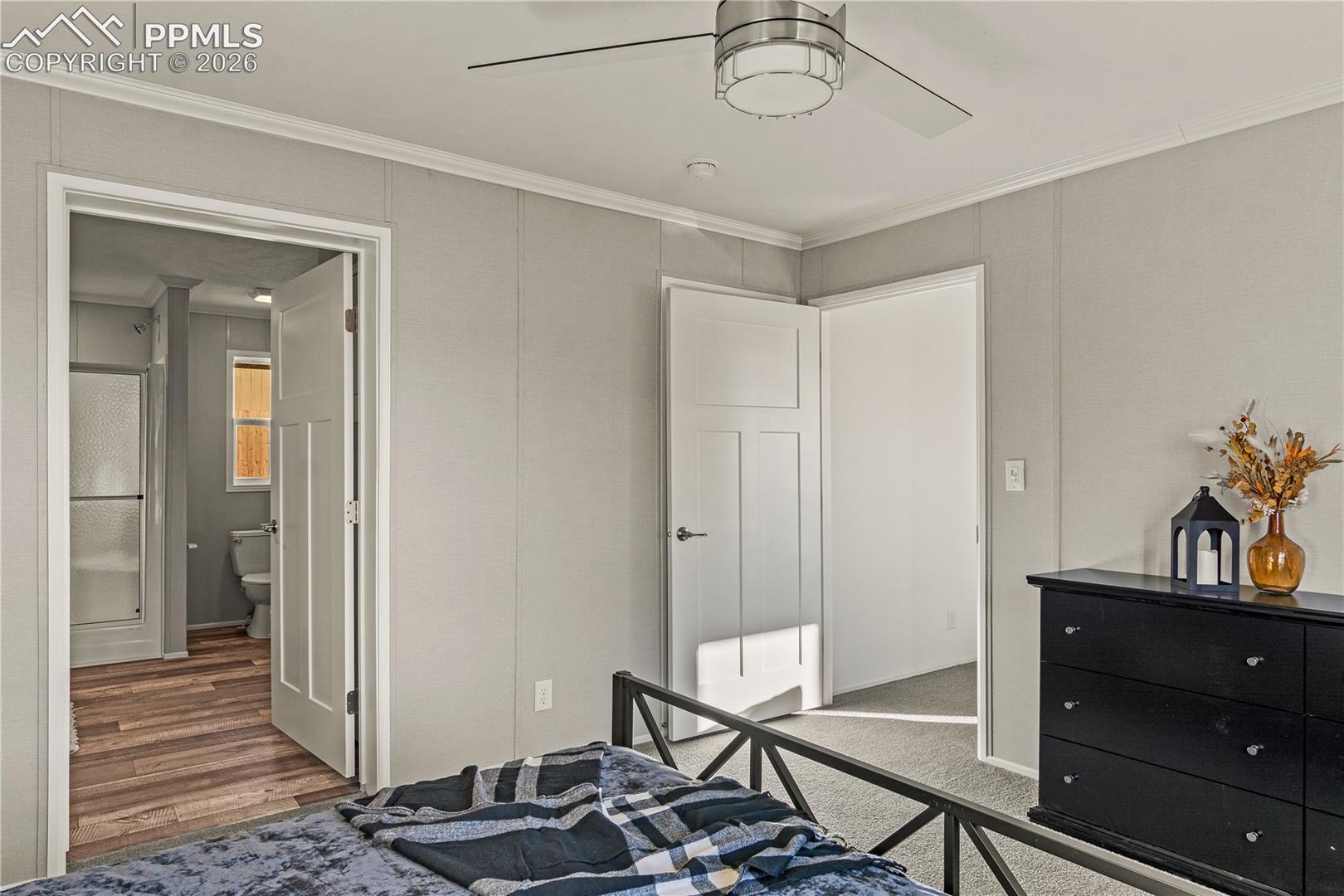 Listing photo 19 for 525 Carr Avenue
