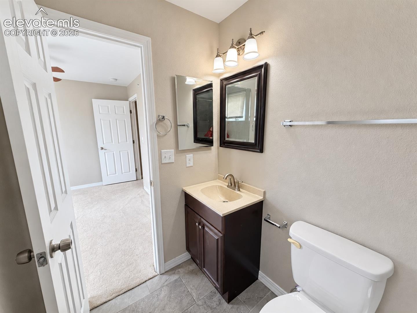 Listing photo 16 for 320 E Ohio Avenue