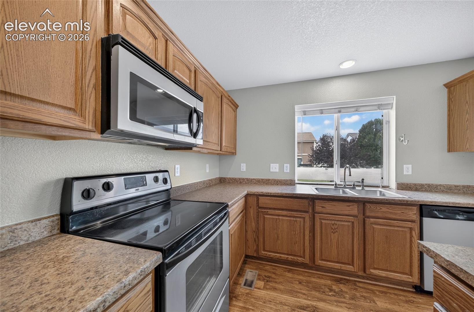 Listing photo 8 for 7935 Campground Drive