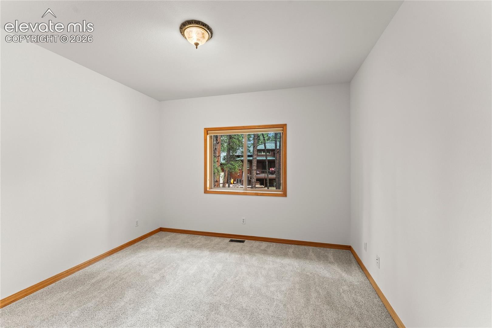 Listing photo 25 for 113 Flagstick Drive