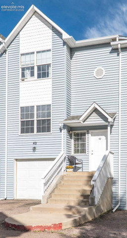 42 Vale Circle — listing photo