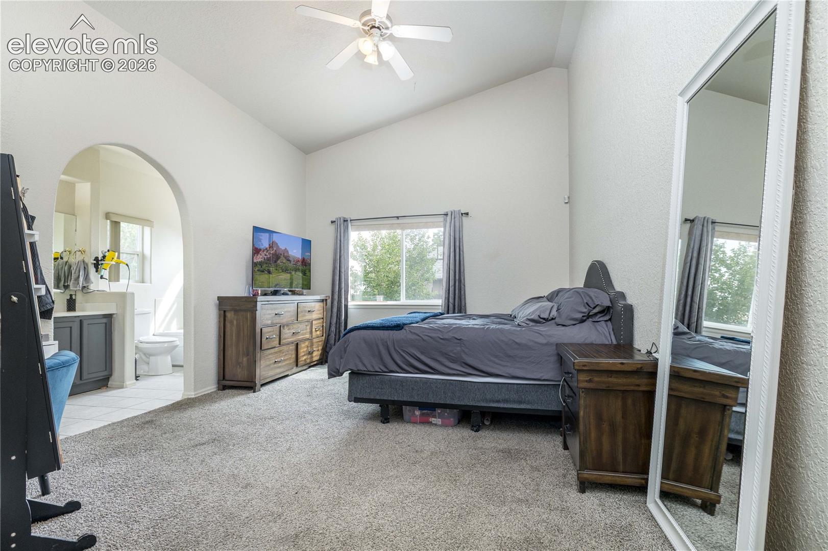 Listing photo 17 for 938 Cedarcrest Drive