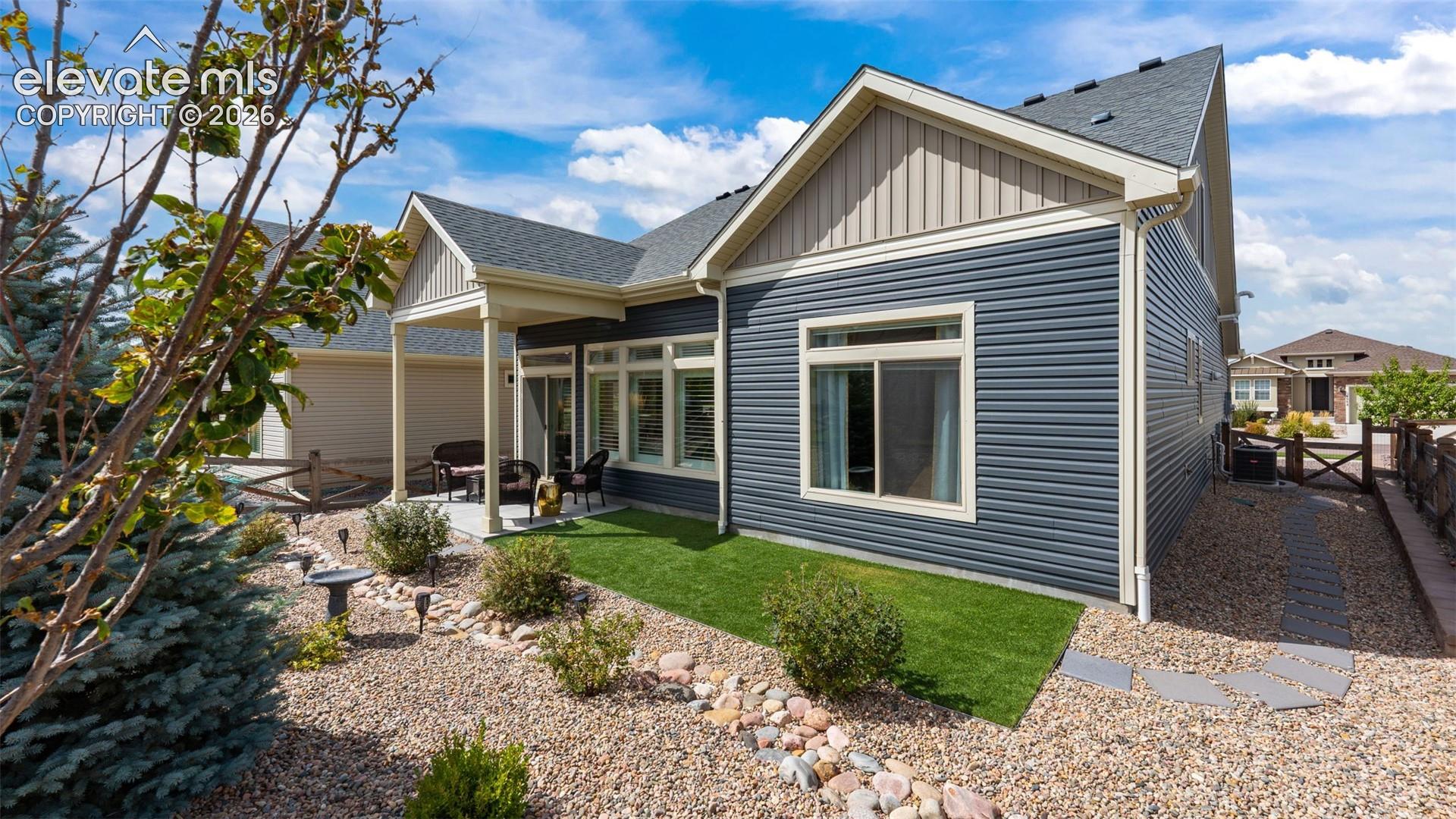 Listing photo 22 for 6055 Bennach Grove